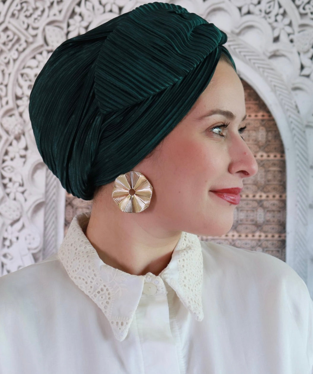 Dark green wavy ring turban