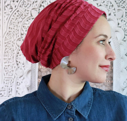 Red wavy turban