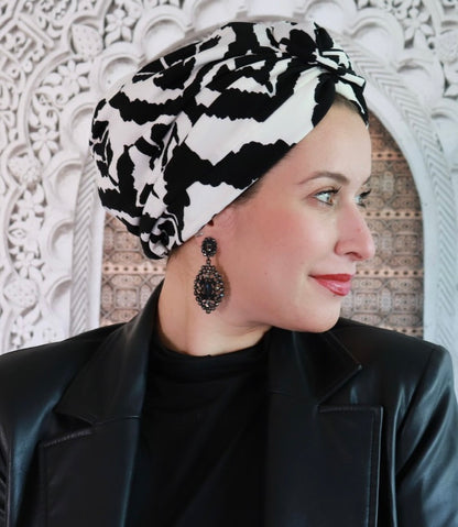 Black and white ring turban