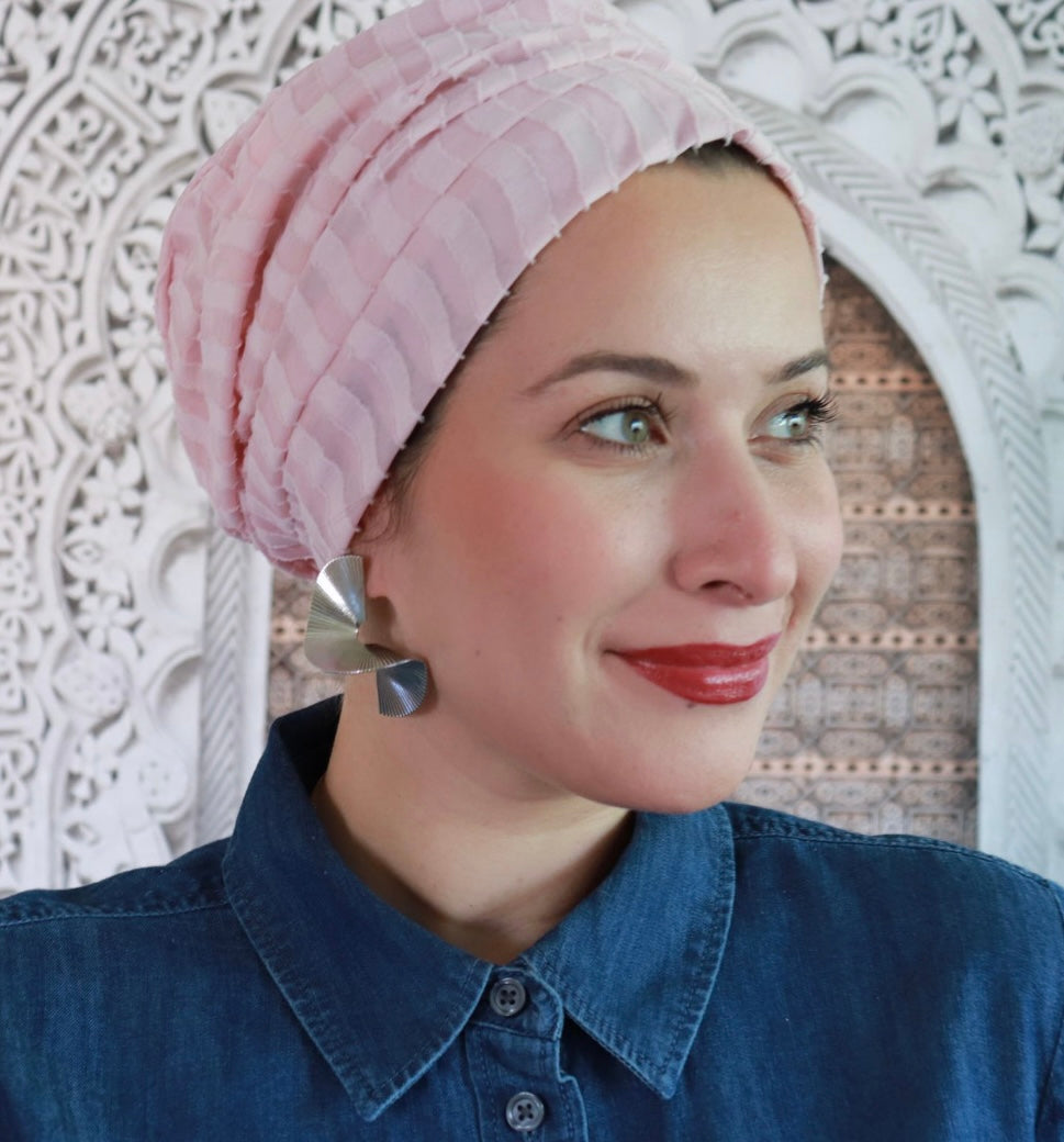 Pink wavy turban