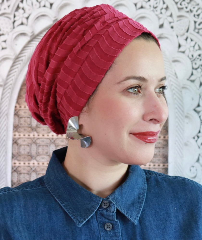 Red wavy turban