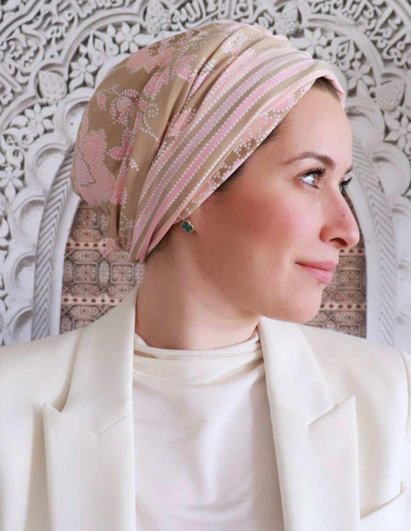 Pink with beige turban