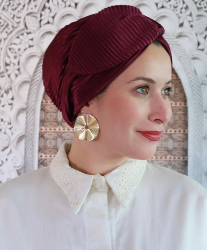 Burgundy wavy ring turban