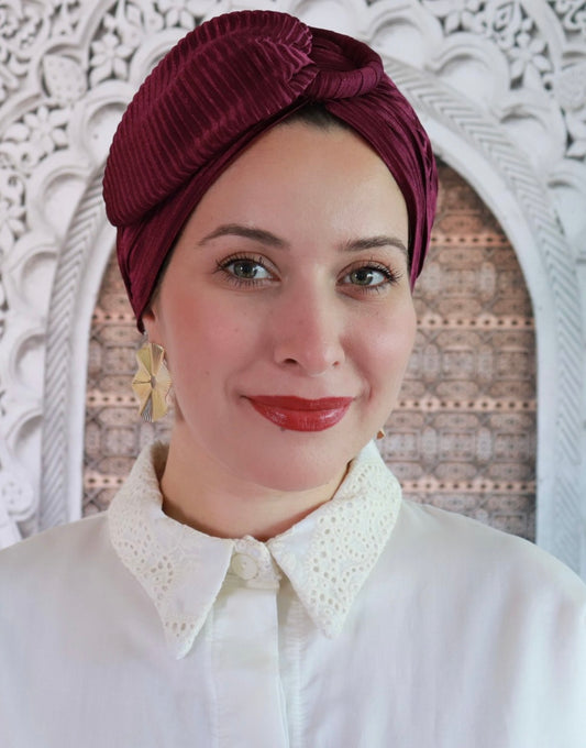 Burgundy wavy ring turban