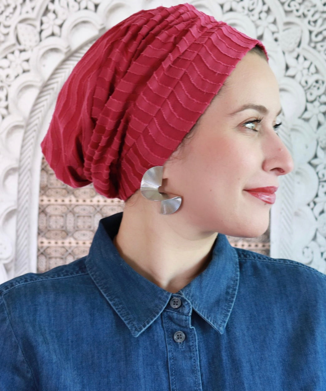 Red wavy turban