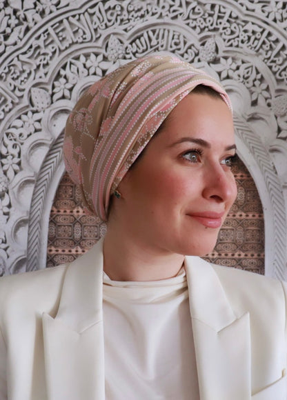 Pink with beige turban