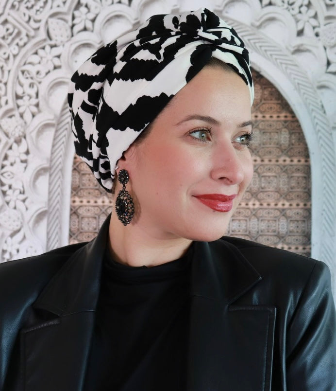 Black and white ring turban