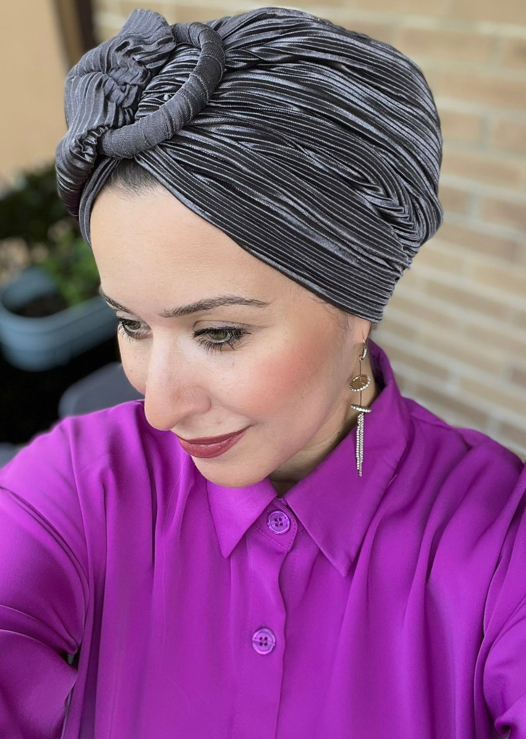 Gray satin ring turban